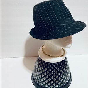 Mens Fedora 100% polyester 
"One size"